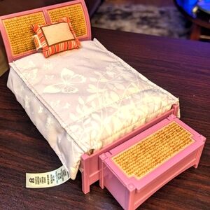 2007FisherPrice Loving FamilyDollhouse Double Bed for Parents'Bedroom with Trunk